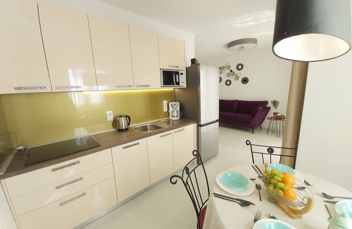 Businci Apartment | Beheiztes Schwimmbad, Familienferienwohnung by Interhome