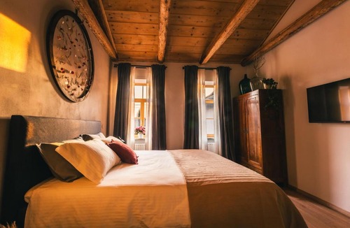Ilirska Bistrica House | BELAKAPA Boutique Country House with 3 En-Suite Bedrooms & Large Garden