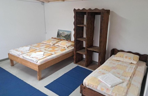 Berzasca House | Belvedere Yacht Club Berzasca