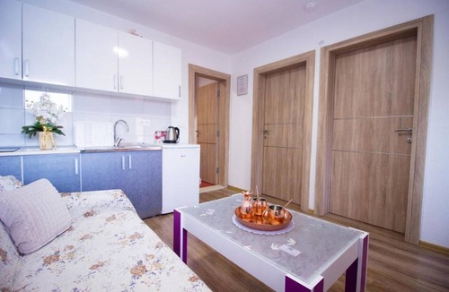 Blagaj Apartment | Bise Resort - Holiday Home Solar with Shared Swimming Pool
