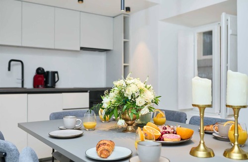 Pile Apartment | Black Water Bay house