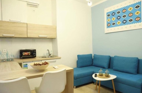 Old Town Apartment | Blue & Rose Cozy | Heart of Sarajevo | Quiet Stay Self Check-in Elevator