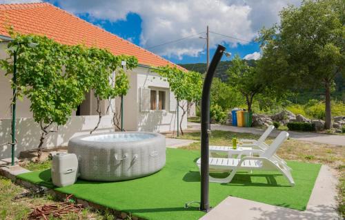 Rascane Ski Chalet | Blue Sky - jacuzzi & wine