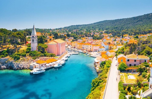 Veli Losinj Apartment | Blue Studio Apartment With Garden