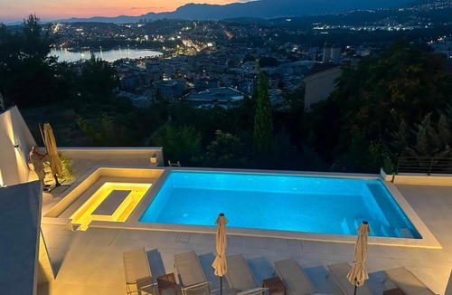 Podstrana Apartment | Blue Sunset, Apartment with Pool,Terace & Stunning Views