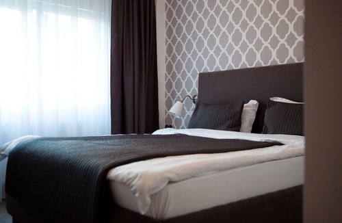 Centrul Vechi Apartment | Boehm Apartment/Near Mountains/Free Park