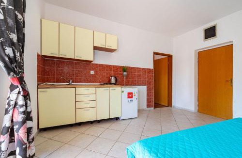 Zrce Apartment | BonVie Apartments in Center B4