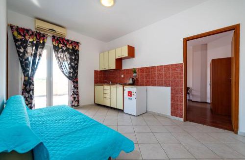 Zrce Apartment | BonVie Apartments in Center B4
