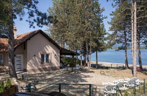 Golubac House | Borova Bajka - Peace & Privacy by the Danube