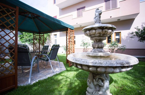 Kastela Apartment | Brand new apartment Losko with big garden and BBQ