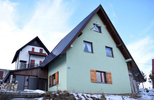Canton 10 Ski Chalet | Brano