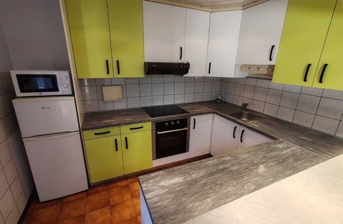 Smarjeske Toplice Apartment | Brezovica Spacious Family-Friendy Apartment - Two Bedroom Apartment with Balcony