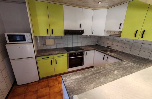 Smarjeske Toplice Apartment | Brezovica Spacious Family-Friendy Apartment - Two Bedroom Apartment with Balcony