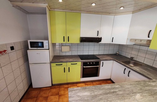 Smarjeske Toplice Apartment | Brezovica Spacious Family-Friendy Apartment - Two Bedroom Apartment with Balcony