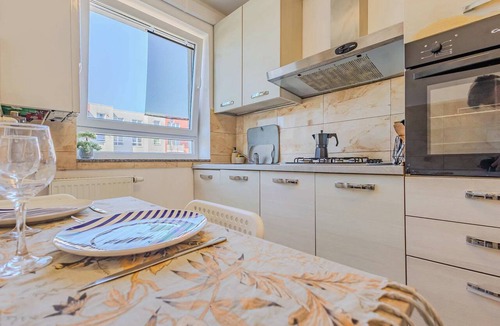 Brasov Apartment | Bright 2BR Apt · Free Parking · 10 min to Old Town