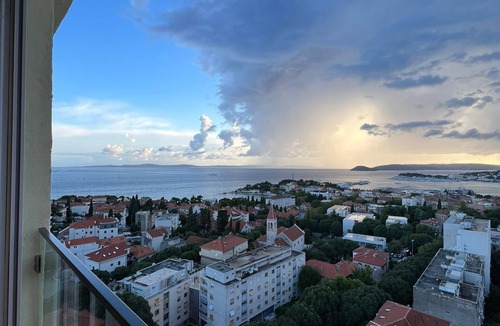Bacvice Apartment | Bright & cozy 14th-floor apartment in Split – quick access to city & sea
