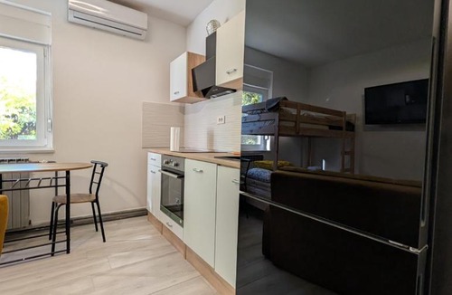 Sesvete Apartment | Bright & Sunny Studio