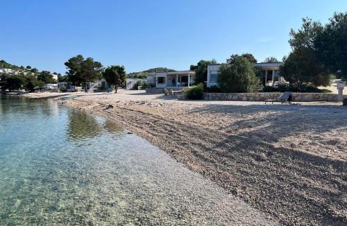 Drage House | BUQEZ ECO RESORT - Beach Villas 2 and 8 - Seaview, new wifi!