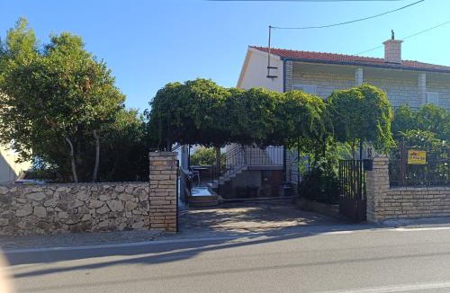 Businci Apartment | By the sea