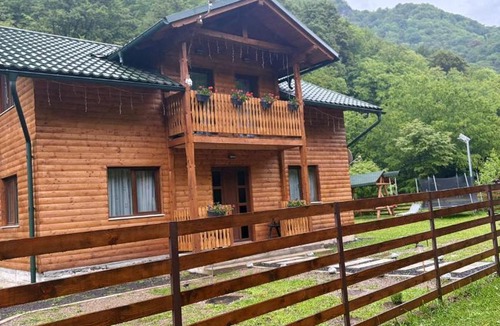 Marga House | Cabana pe Vale