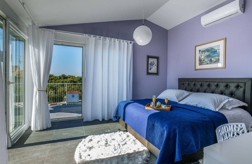 Baderna House | Casa Belladonna by Interhome