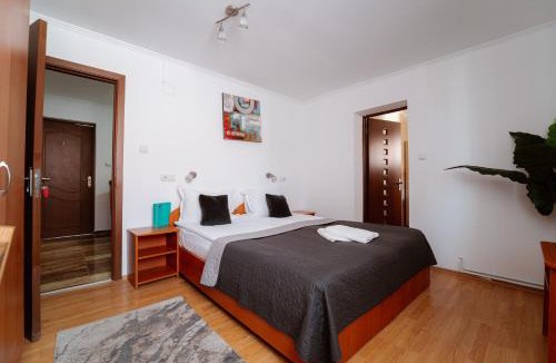 Tasnad House | Casa Carol