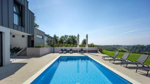 Breznik Plesivicki Villa | Casa Cielo, new modern villa with outdoor pool