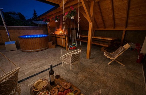 Gura Humorului Villa | CASA COCA #- cu Ciubăr și hidromasaj, La 100 m de Strandul Arinis si 200m de CENTRU - Gura Humorului