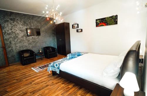 Corbi House | Casa cu Elefanți