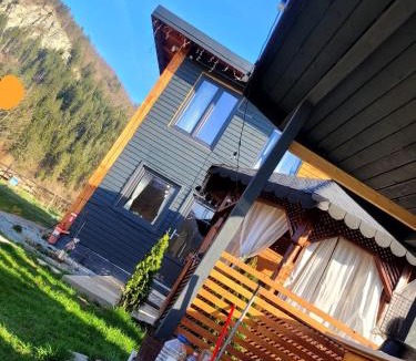 Lupsa House | CASA de SUB STANCA cu Hot tub si Sauna