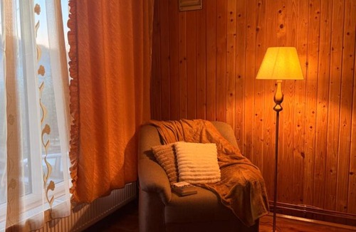 Pianu de Sus House | Casa de Vacanță Haneș - Private Cabin - Orchard & Mountain Views - Transalpina & viaTransilvanica