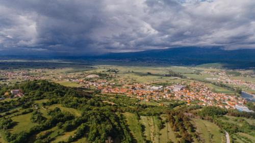 Trilj Villa | Casa di Oliva-house with heated pool & jacuzzi in Trilj, Croatia