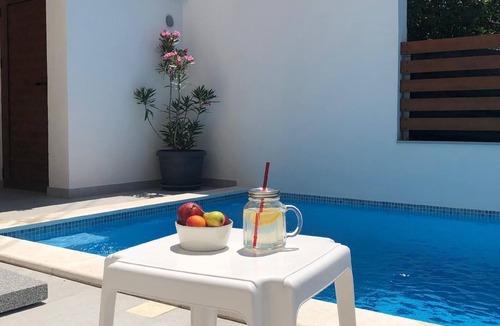 Mostar House | Casa Divani Apartment with pool for a pleasant stay