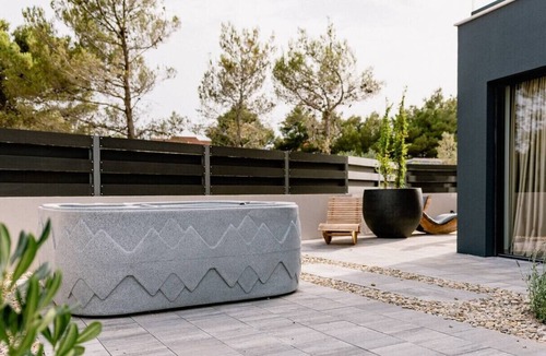 Srima Villa | Casa Domina with sauna and whirlpool only 200 meters from the beach