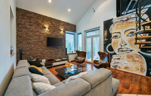 Lopatinec Villa | Casa M