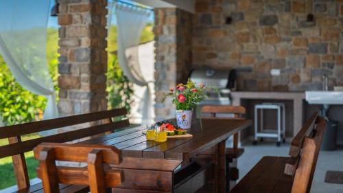 Sculci Villa | Casa Nona Anica by Villas Guide