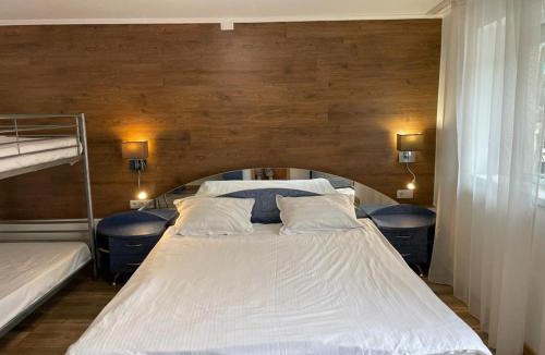 Sinmartin House | CASA TARANEASCA