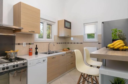 Prodol House | Casetta Filip by Interhome
