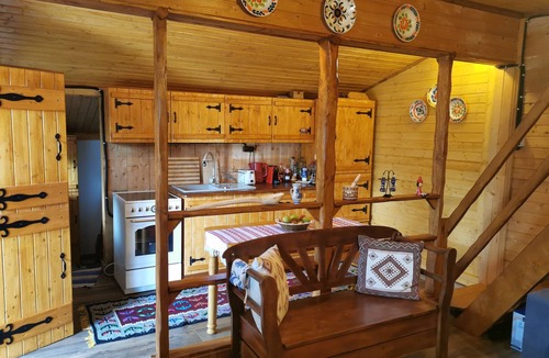 Ciugud Cabin | Casuta cu Brazi