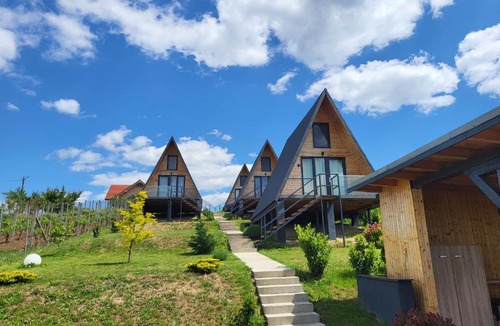 Sinmartin Ski Chalet | CAVO VILLAGE- Cabins Rental Băile 1 Mai
