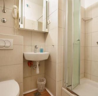 Bacvice Apartment | Centar 2 Private Room with Ensuite and Kitchenette