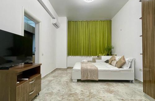 Sector 5 Apartment | Central Adress CD12
