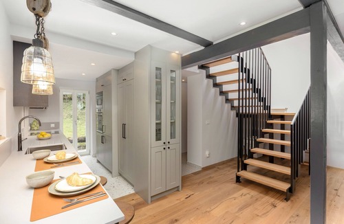 Preddvor House | Central Area - New sweet valley cottage & stream
