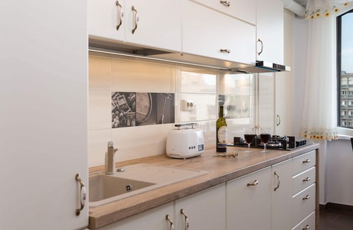 Bucharest City-Centre Apartment | Central Luxury Flat with terrace, free Netflix & HBO Go, 500Mbps Internet