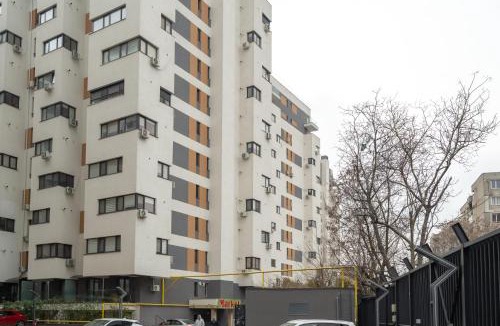 Sector 5 Apartment | Central Spacious Apartment 306