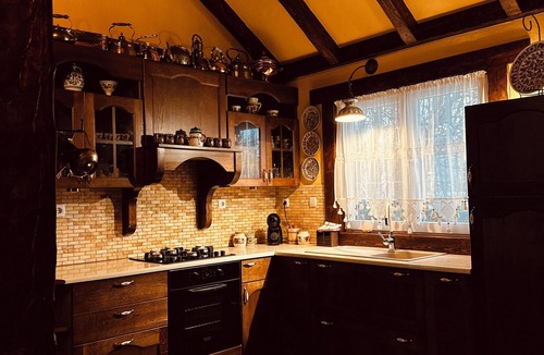 Dobreni Cabin | Chalet d’Argent 3-bedroom cabin in lovely Dobreni with a magic garden and pool