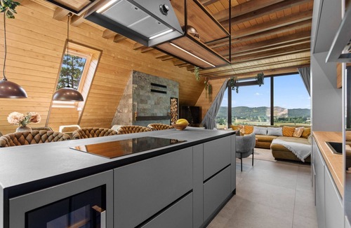 Ravna Gora House | Chalet "Forest Hill" mit Hallenbad by Interhome