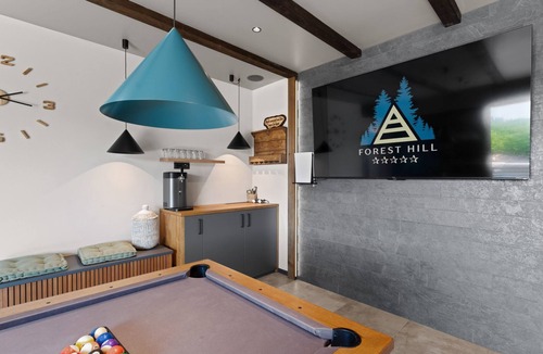 Ravna Gora House | Chalet "Forest Hill" mit Hallenbad by Interhome