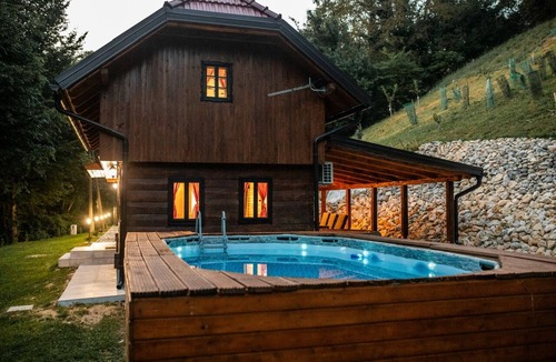 Klanjec House | Charm of Tradition: A Cozy Wooden House in the Heart of Croatian Zagorje
