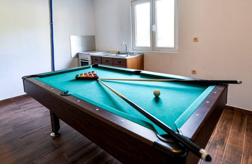 Donje Rastane House | Charmantes Ferienhaus in Donje Rastane by Interhome